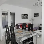 2 Pieces Sur 60m2 *