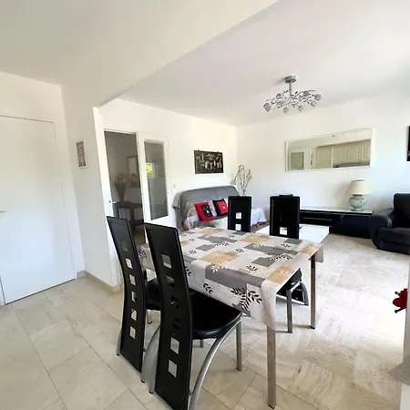 2 Pieces Sur 60m2 Apartment