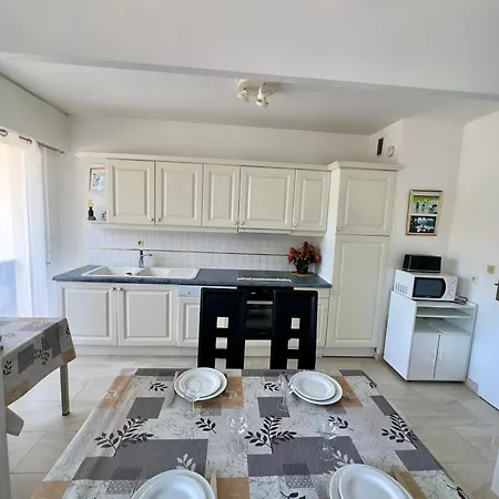 2 Pieces Sur 60m2 Apartment Cavalaire-sur-Mer